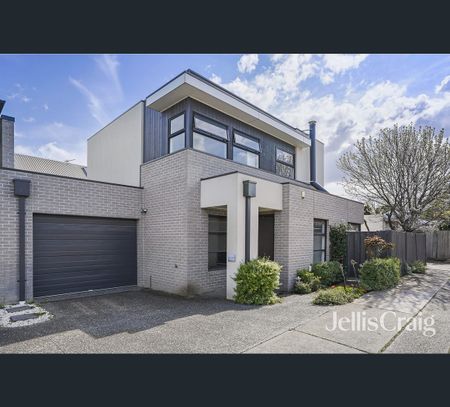 5/8 Latrobe Street, Mentone, Vic 3194 - Photo 2