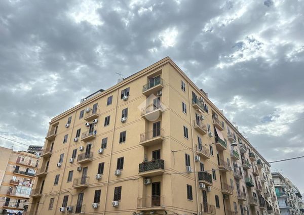 5 locali in affitto