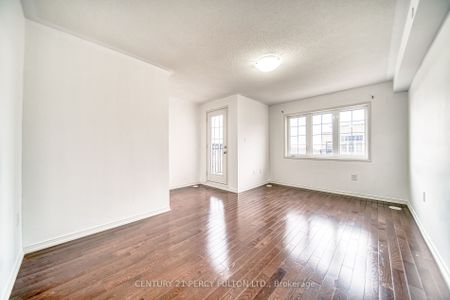 Condo Townhouse For Lease | E8144918 - Photo 5