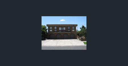 Low-Maintenance One-Bedroom Unit in Quiet Location - Photo 2