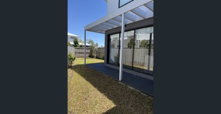 Modern Living in the Heart of Edenbrook Estate Pakenham - Photo 3