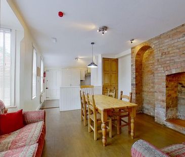 8 bedroom detached house to rent - Photo 1