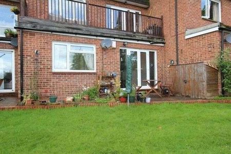 Chestwood Grove, Uxbridge, UB10 - Photo 3