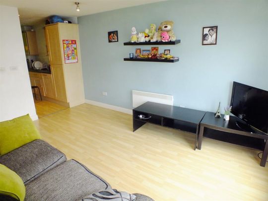 1 bedroom Flat To Let - Photo 1
