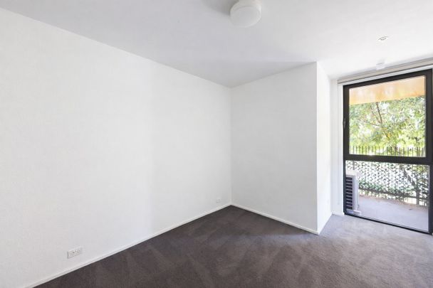 Position Perfect - Photo 1