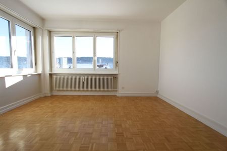 Appartement de 4 pièces situé proche des commerces - Photo 2