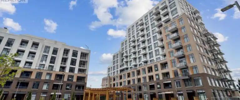 510 - 8 BEVERLEY GLEN BOULEVARD | 510 - 8 BEVERLEY GLEN BOULEVARD, Vaughan - Photo 1