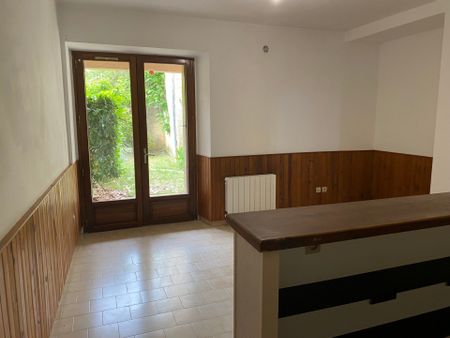 Location Appartement 3 pièces 48m² LES VANS 07140 - Photo 5