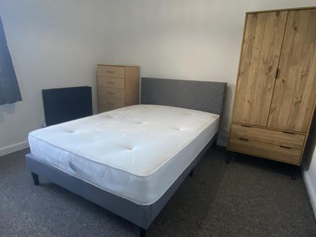 3 bedroom terraced house to rent - Photo 3