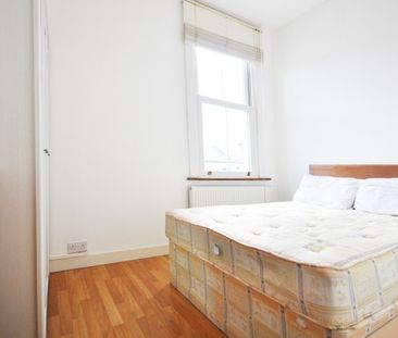 One Bedroom Flat to rent in London - Photo 4