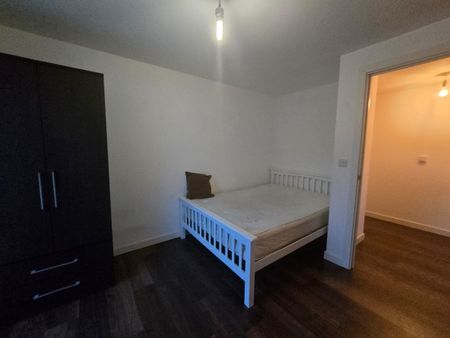 3 Bed Flat, Fairchild House, E2 - Photo 4