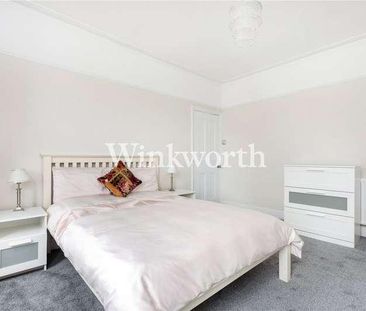 New River Crescent, London, N13 - Photo 4