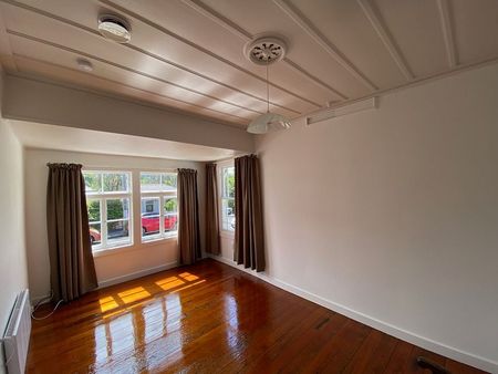 Central character home - Photo 3