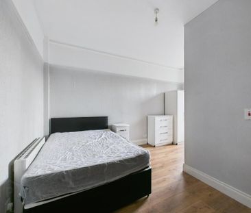 Apartment 3b 12 Deramore Park, Belfast, BT9 5JT - Photo 1