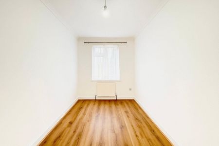 3 bedroom Flat To Let Total Size: 1200 SQ FT - Photo 5