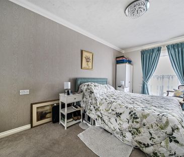 Harington Lodge, Chichester - Photo 1