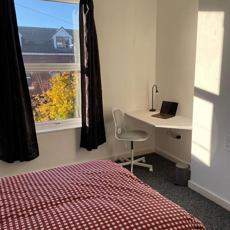 6 bedroom house to rent - Photo 1