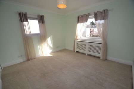 3 bed flat to rent in Fieldhead Drive, Glasgow, G43 - Photo 2