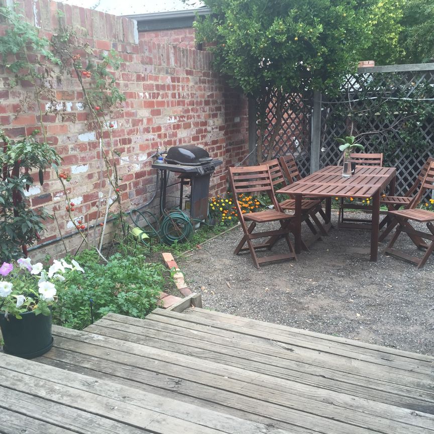 Parkville - Photo 1