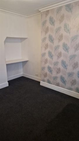 2 Beds - Terraced House - - Photo 3