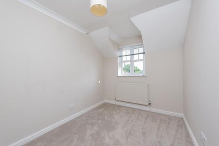 4 bedroom detached house to rent - Photo 5