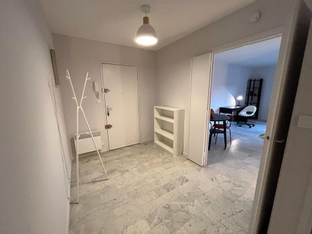 Appartement T3 meublé avec loggia & garage Nîmes centre - Photo 3