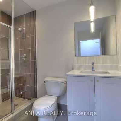 2+1 Bed & 2 Bath - 770 Bay St - Photo 3