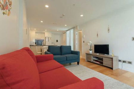 Furnished Luxury Grammar Apt – Bills Included - Photo 2