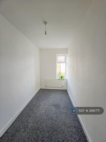 2 bedroom terraced house to rent - Photo 2
