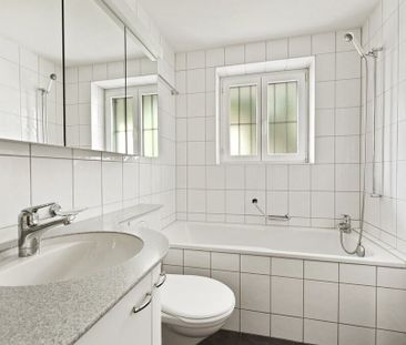 Are you looking for a house in a central location? - Photo 3