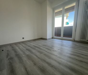 UP TO 3 MONTHS FREE – 3.5 ROOMS RENOVATED IN CHIASSO - Photo 4