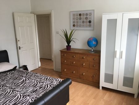 2 Bed Flat, London, N3 - Photo 5