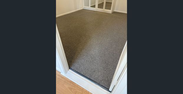 Spacious one bedroom unit with air-conditioning! - Photo 1