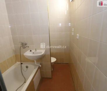 Pěkný byt 1+1 ve třetím patře panelového domu s výtahem - Photo 3