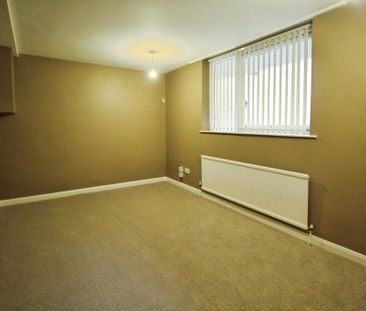 3 bedroom maisonette to rent - Photo 2