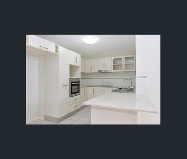 Effortless, modern living in the heart of North Ward - Photo 1