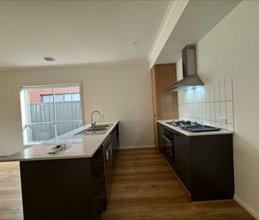 Spacious Living with Modern Comforts - Photo 5