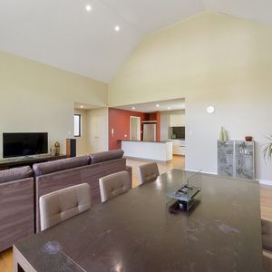 EXECUTIVE LIVING IN SUBIACO - Photo 2