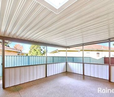 3 Fyfe Place, Glenfield, NSW 2167 - Photo 4