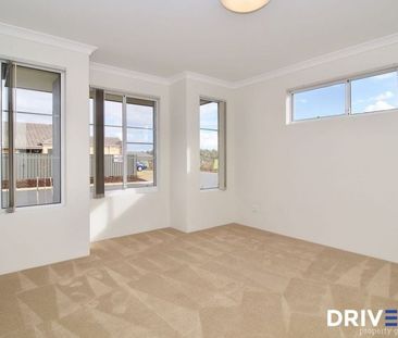 Modern Family Home in the Heart of Paradiso Estate - Photo 1