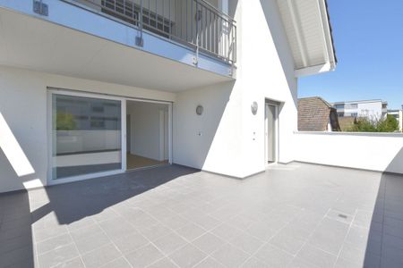 Moderne & helle 4.5-Zimmer-Wohnung mit grosser Terrasse - Photo 2