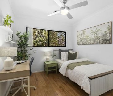 Stylish Townhouse with Exceptional Outdoor Living - Photo 6