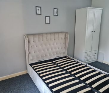 1 bedroom Flat To Let - Photo 1