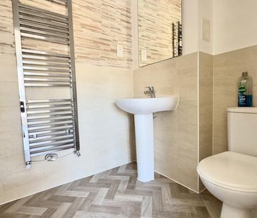 5 bedroom terraced house to rent - Photo 5