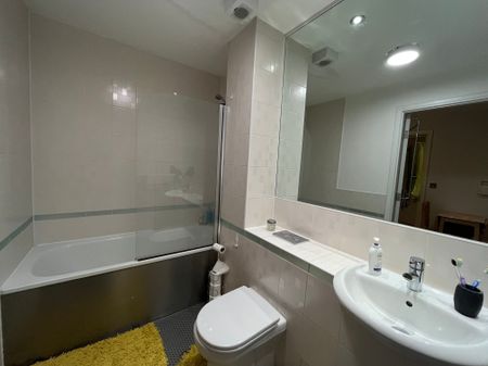 Apartment 309, Northwest, NG7 1LY, NOTTINGHAM - Photo 3