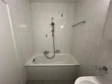Bel appartement de 2.5 pièces au 1er étage - Photo 2