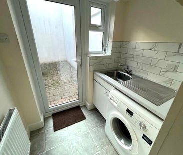 York Road, Eastbourne - Photo 3