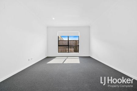 Modern Low-Maintenance Living with Parkside Convenience - Photo 2