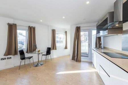 1 bedroom flat to rent - Photo 5