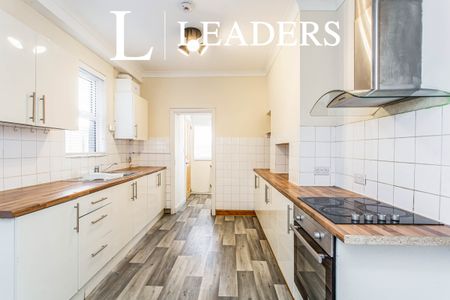 3 bedroom house to rent Albany Avenue, Westcliff-on-Sea, SS0 - Photo 2